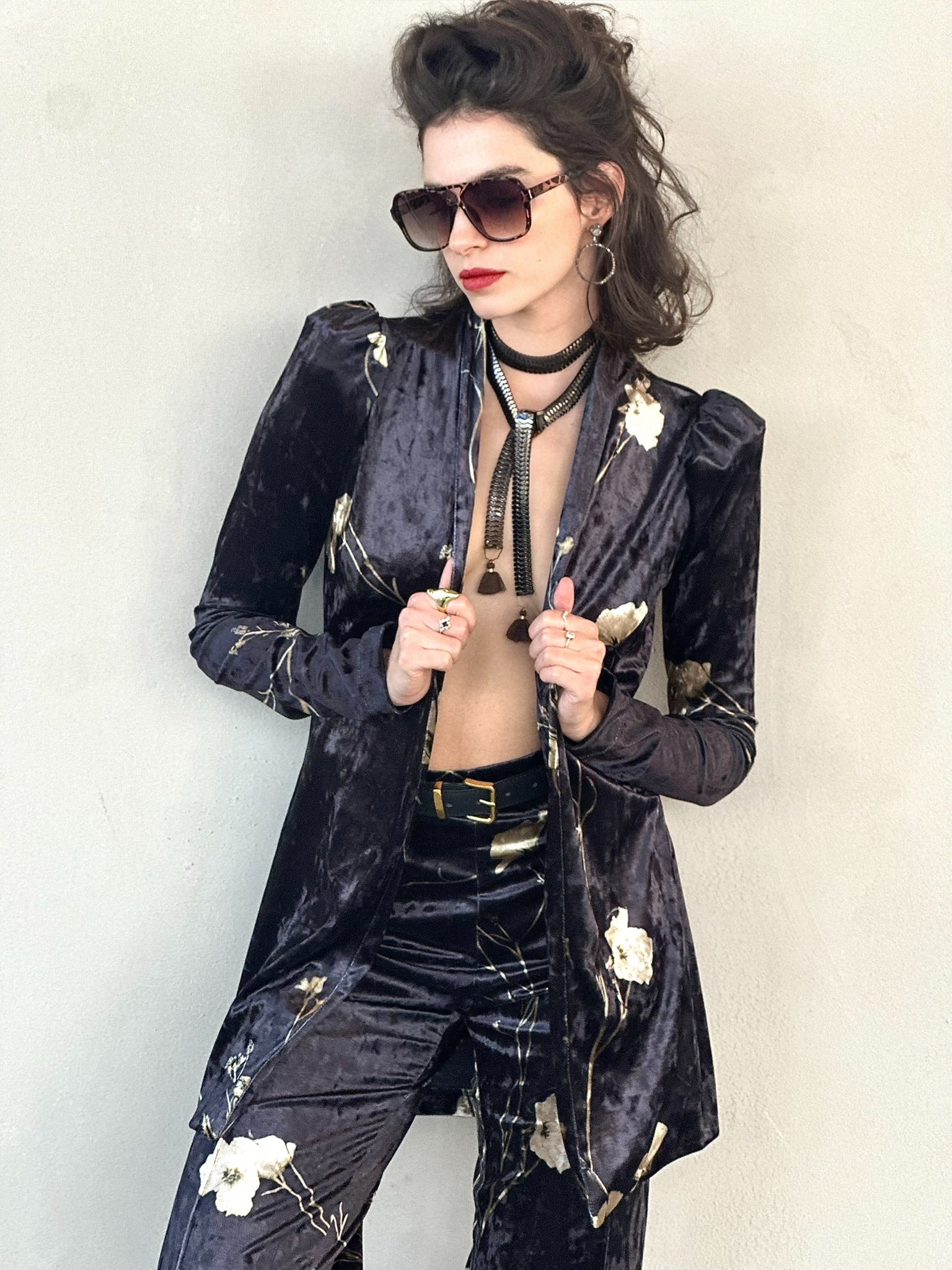 מכנסי ברלין - שחור כחלחל ופרחים שמנת