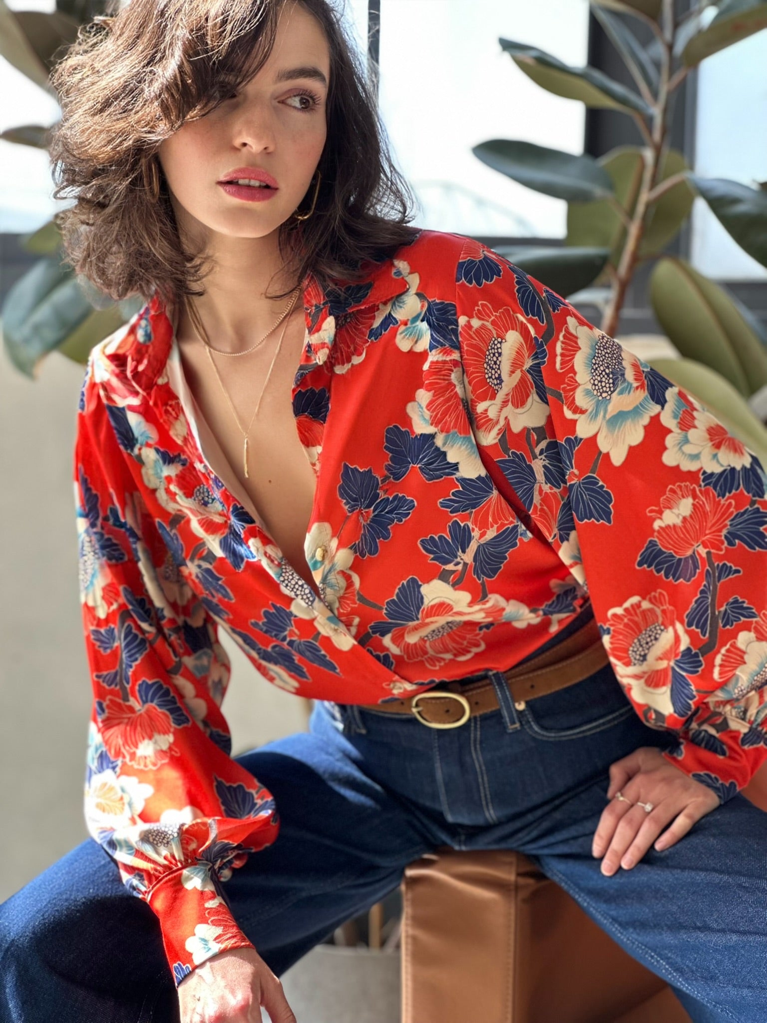 חולצת פריסיליה - אדום כתום פרחוני