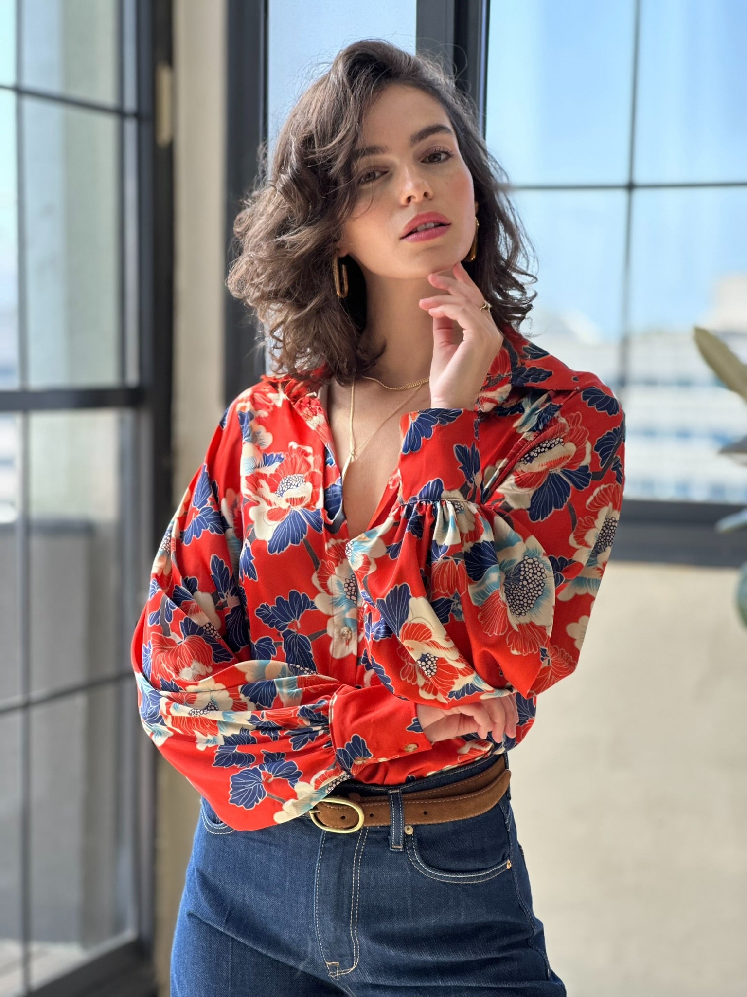 חולצת פריסיליה - אדום כתום פרחוני