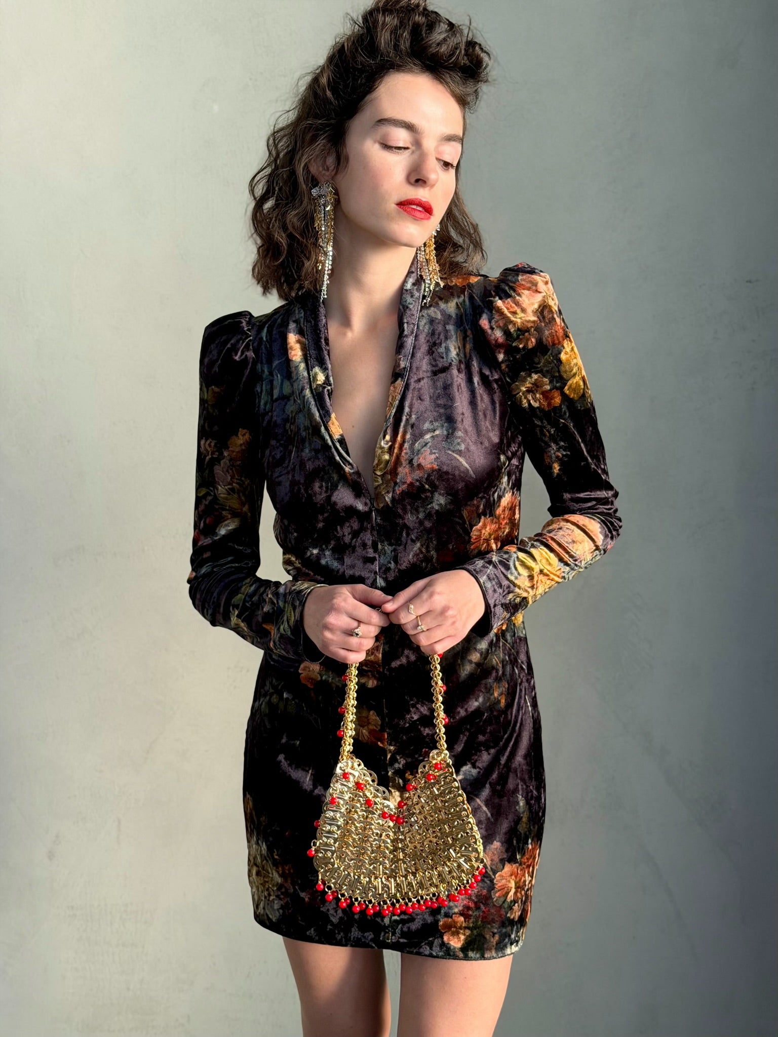 שמלת ברלין - שחור פרחים ויקטוריאני