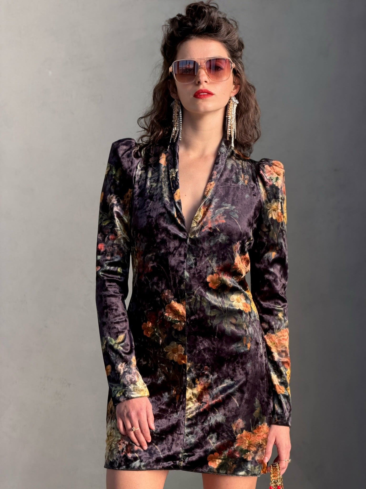 שמלת ברלין - שחור פרחים ויקטוריאני