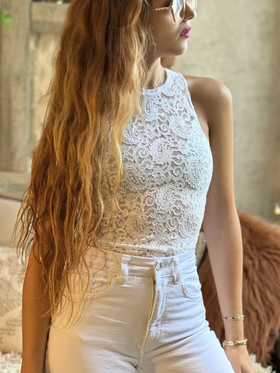 גופיית לולה - תחרה לבנה