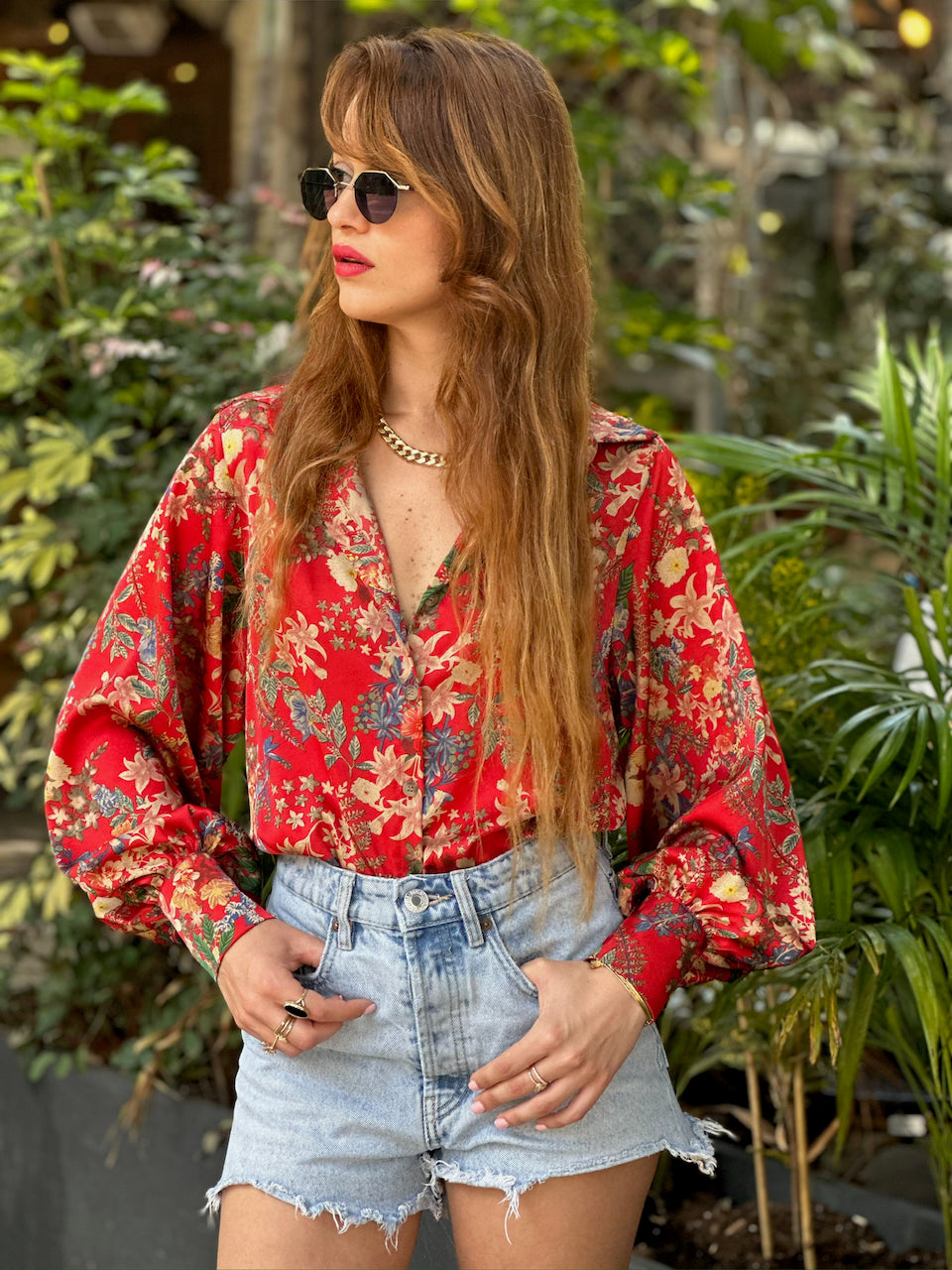 חולצת פריסיליה - אדום פרחוני