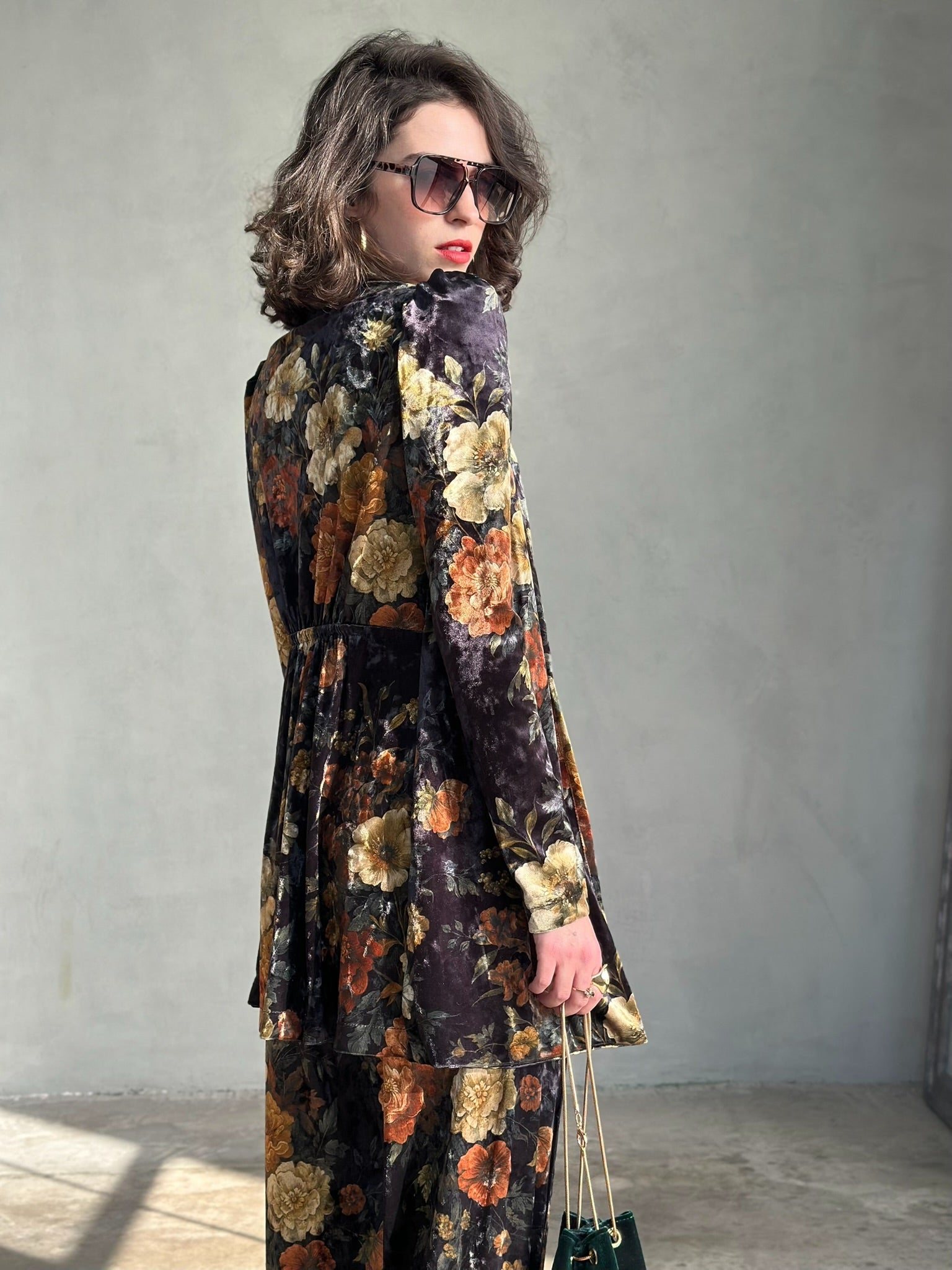 עליונית ברלין קטיפה - שחור פרחים ויקטוריאני