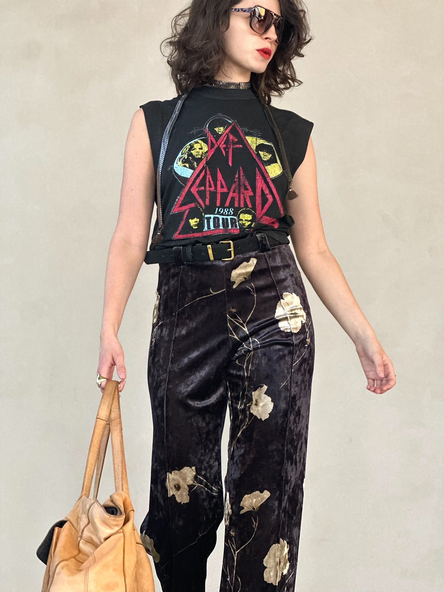 מכנסי ברלין - שחור כחלחל ופרחים שמנת