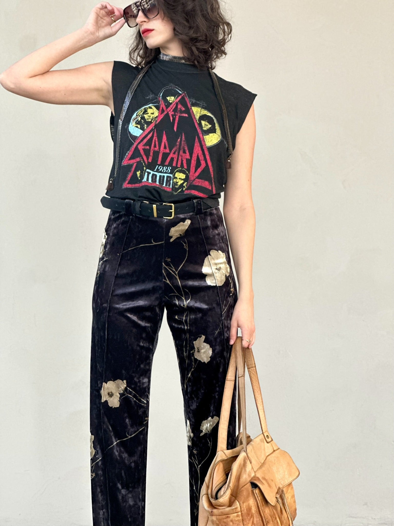 מכנסי ברלין - שחור כחלחל ופרחים שמנת