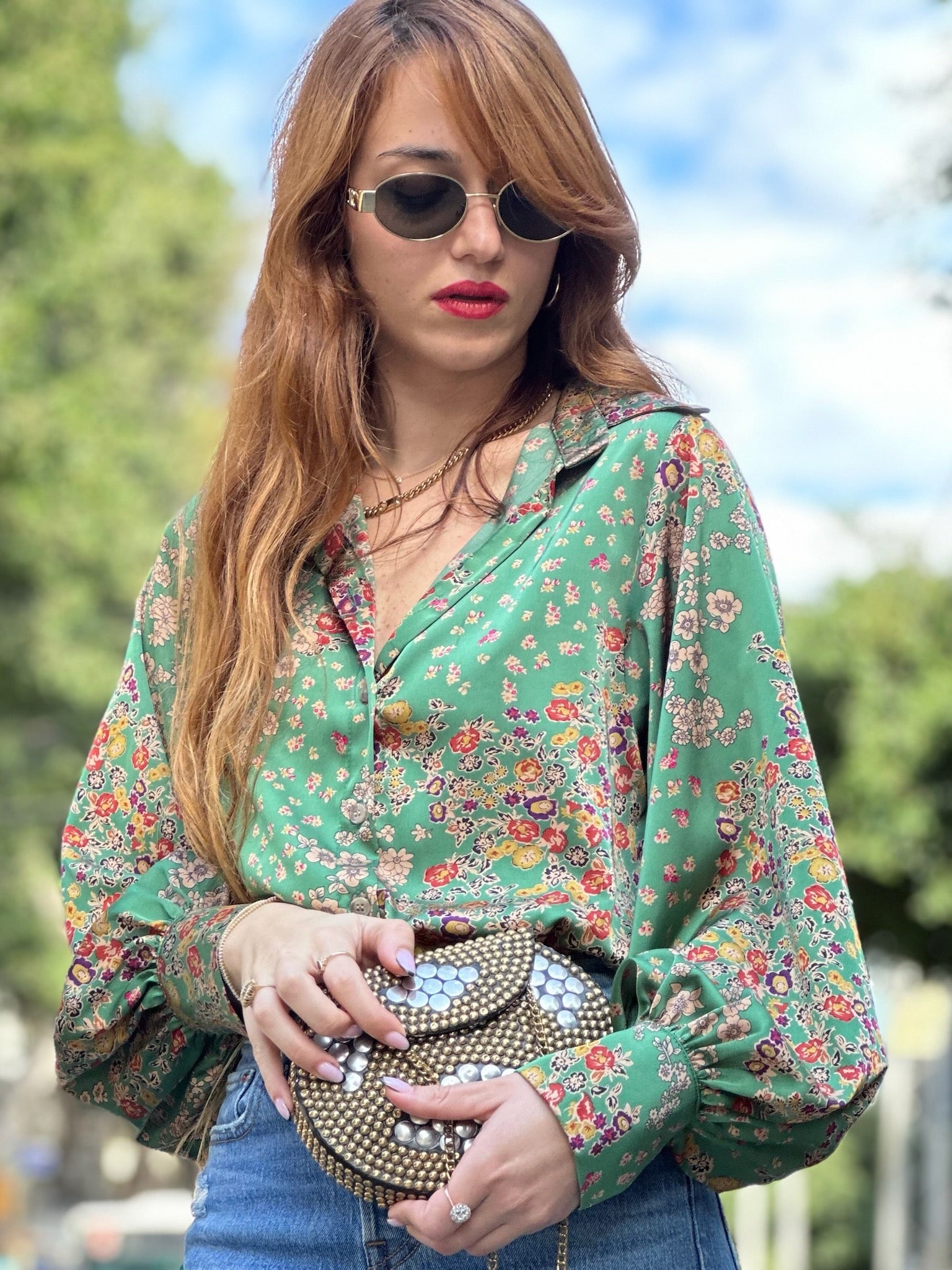 חולצת פריסיליה - ירוק דשא פרחוני
