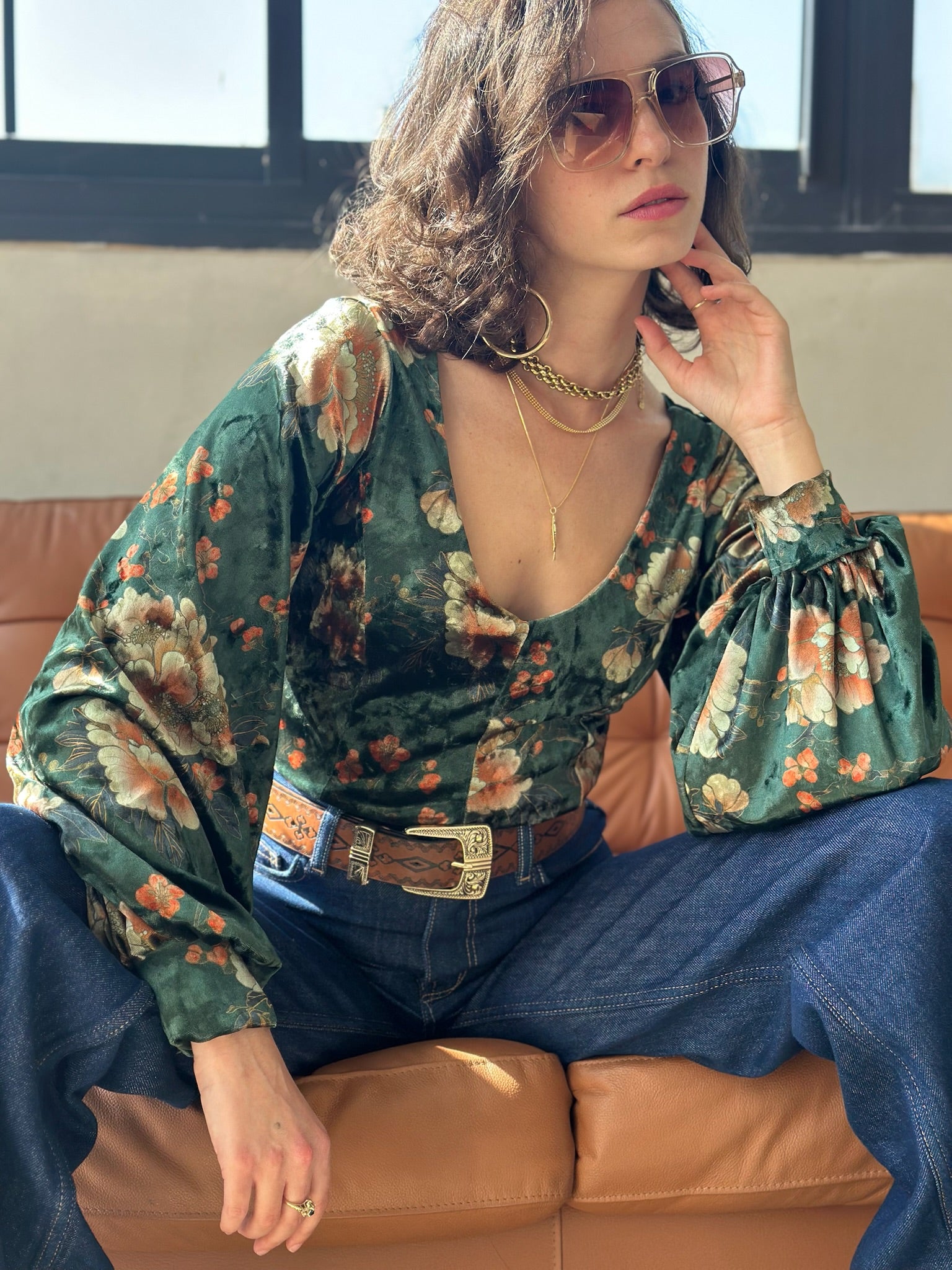 חולצת סופיה קטיפה פרינט ירוק בקבוק פרחוני