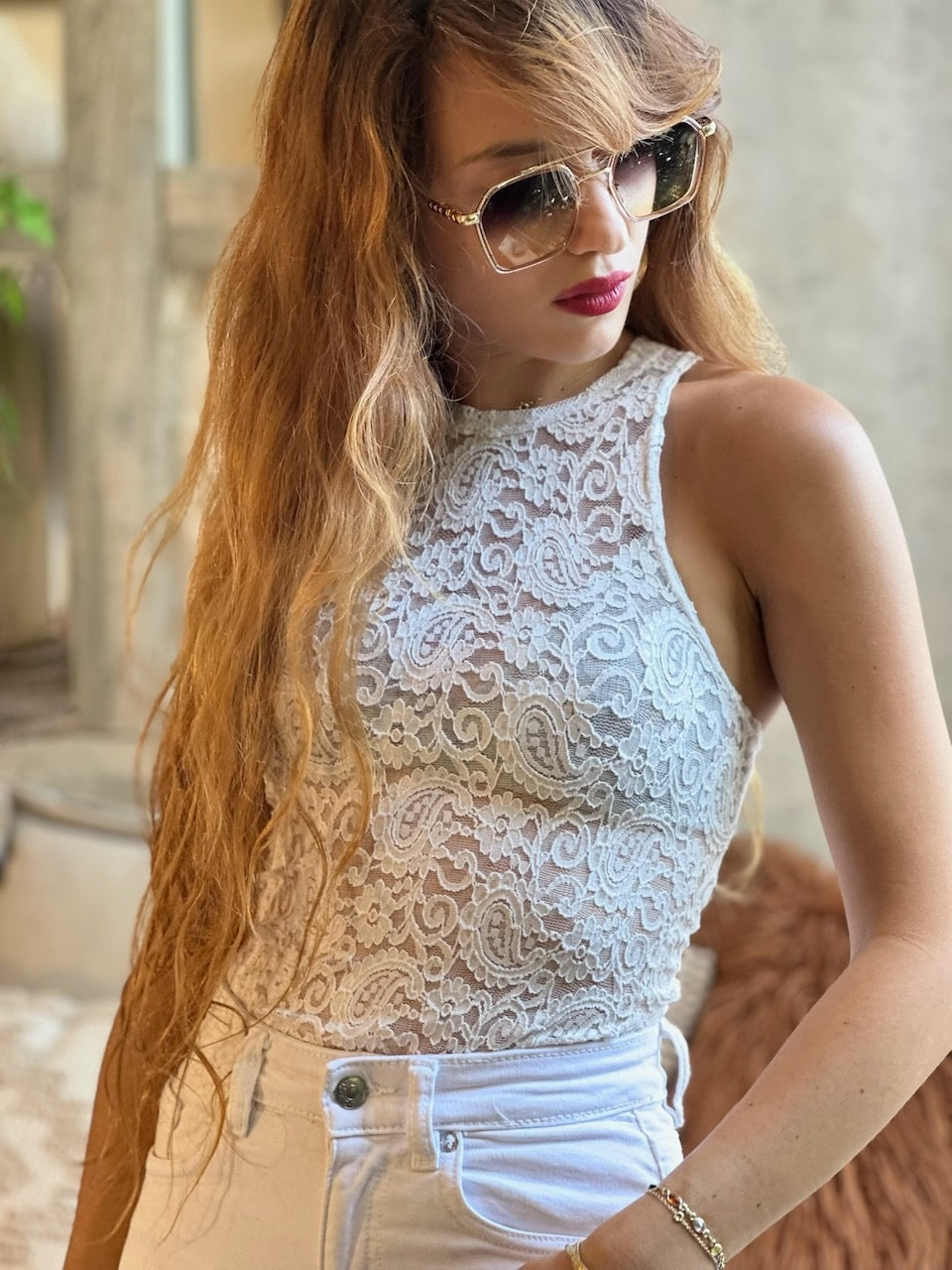 גופיית לולה - תחרה לבנה