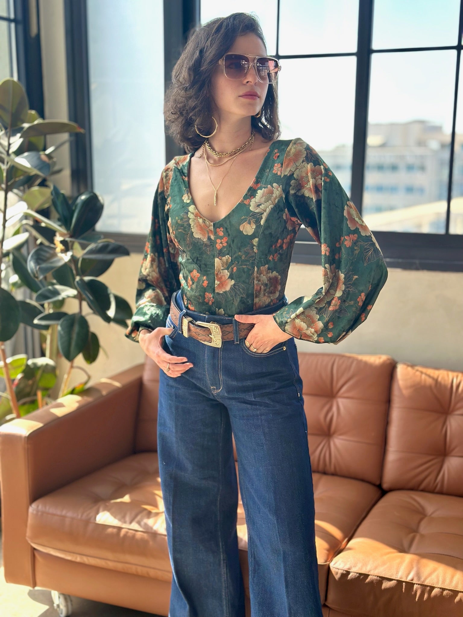 חולצת סופיה קטיפה פרינט ירוק בקבוק פרחוני