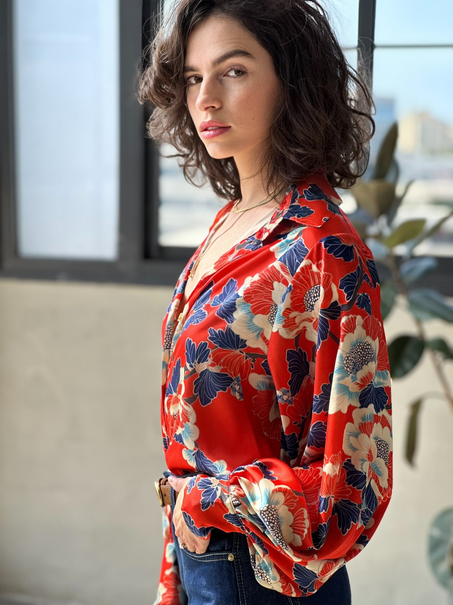 חולצת פריסיליה - אדום כתום פרחוני