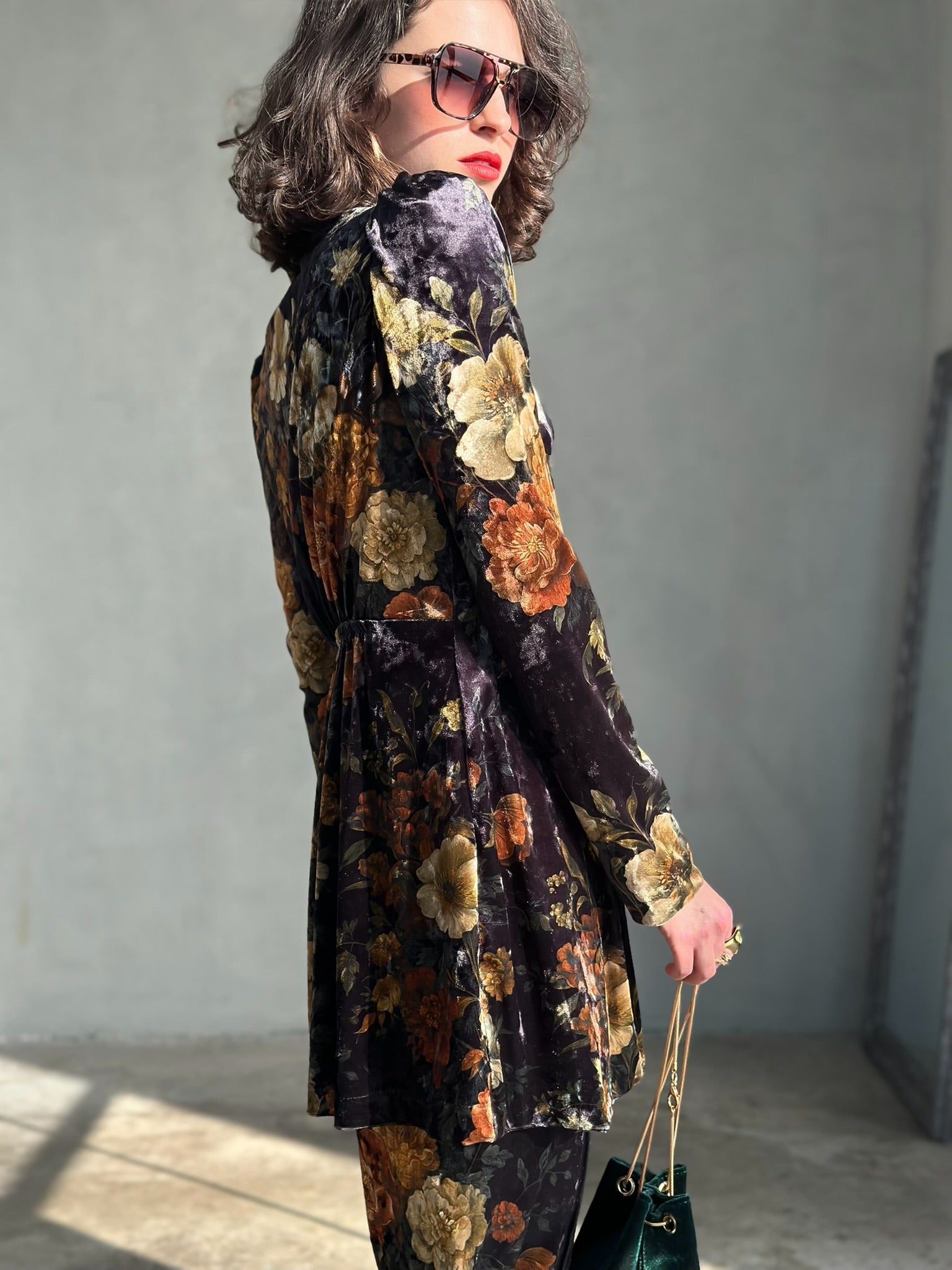 עליונית ברלין קטיפה - שחור פרחים ויקטוריאני