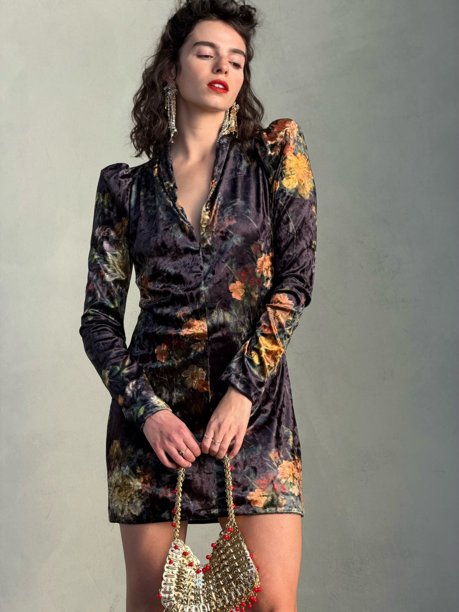 שמלת ברלין - שחור פרחים ויקטוריאני