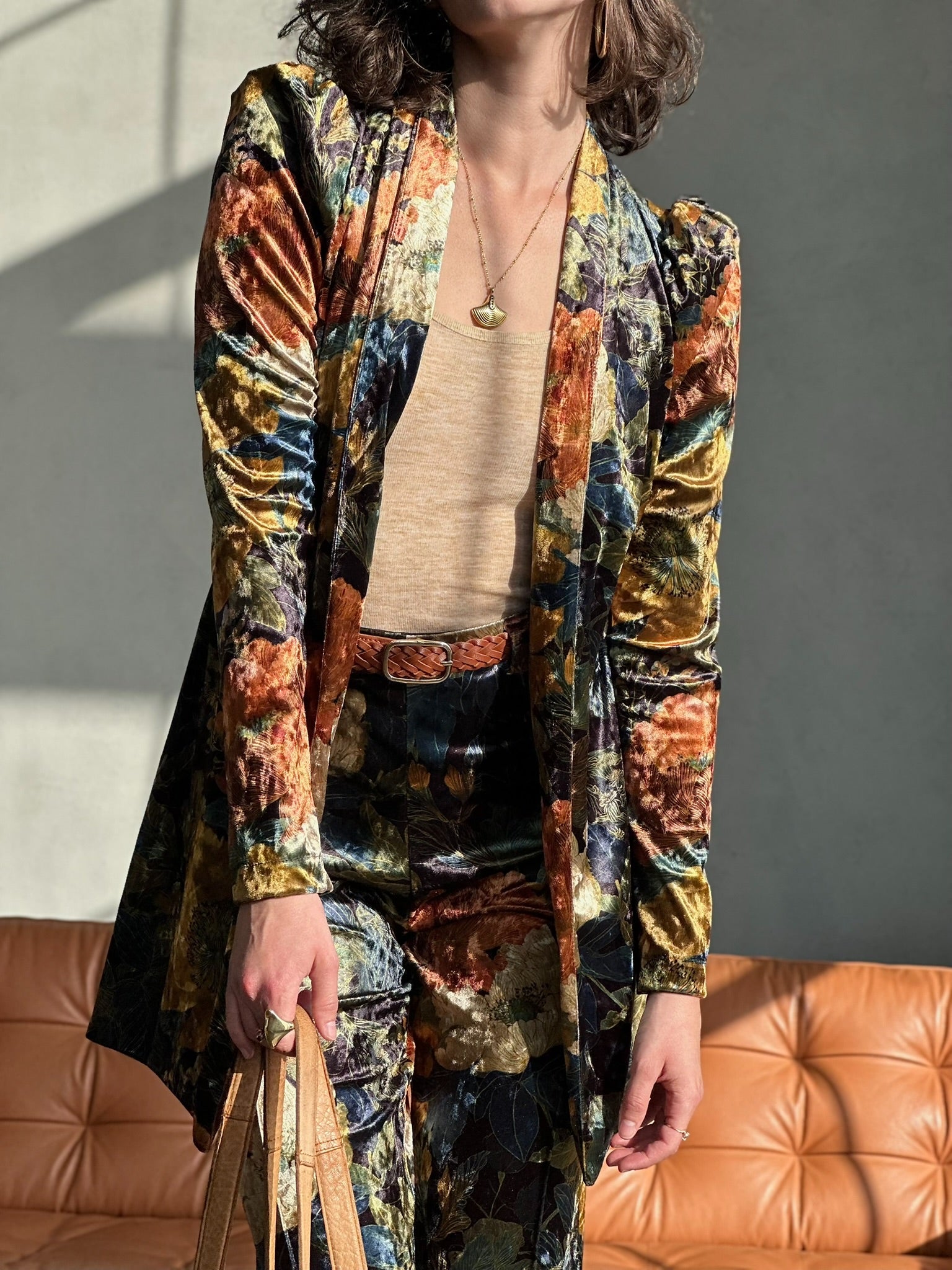 עליונית ברלין קטיפה שבורה - פרחים גדולים