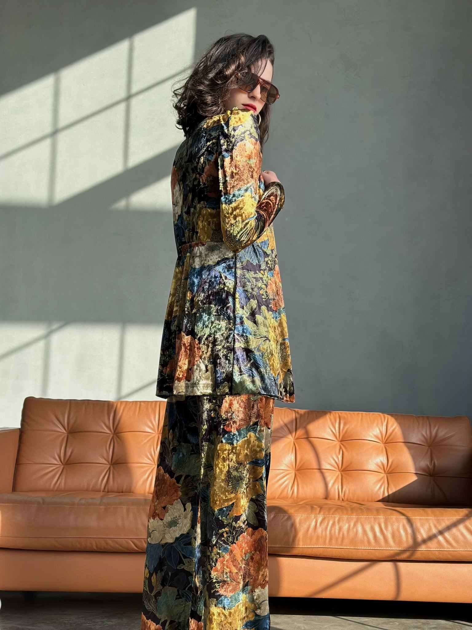 עליונית ברלין קטיפה שבורה - פרחים גדולים