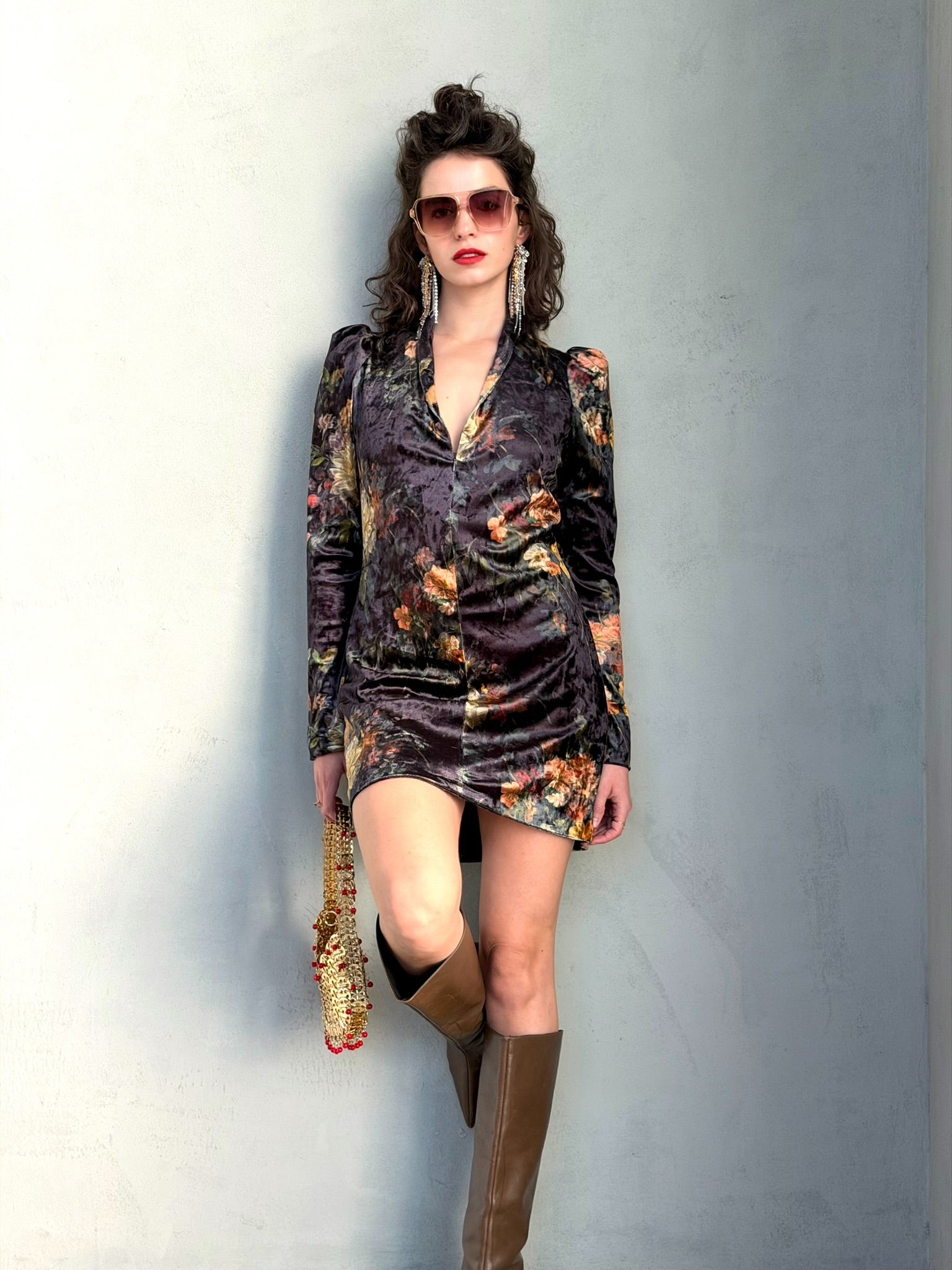 שמלת ברלין - שחור פרחים ויקטוריאני