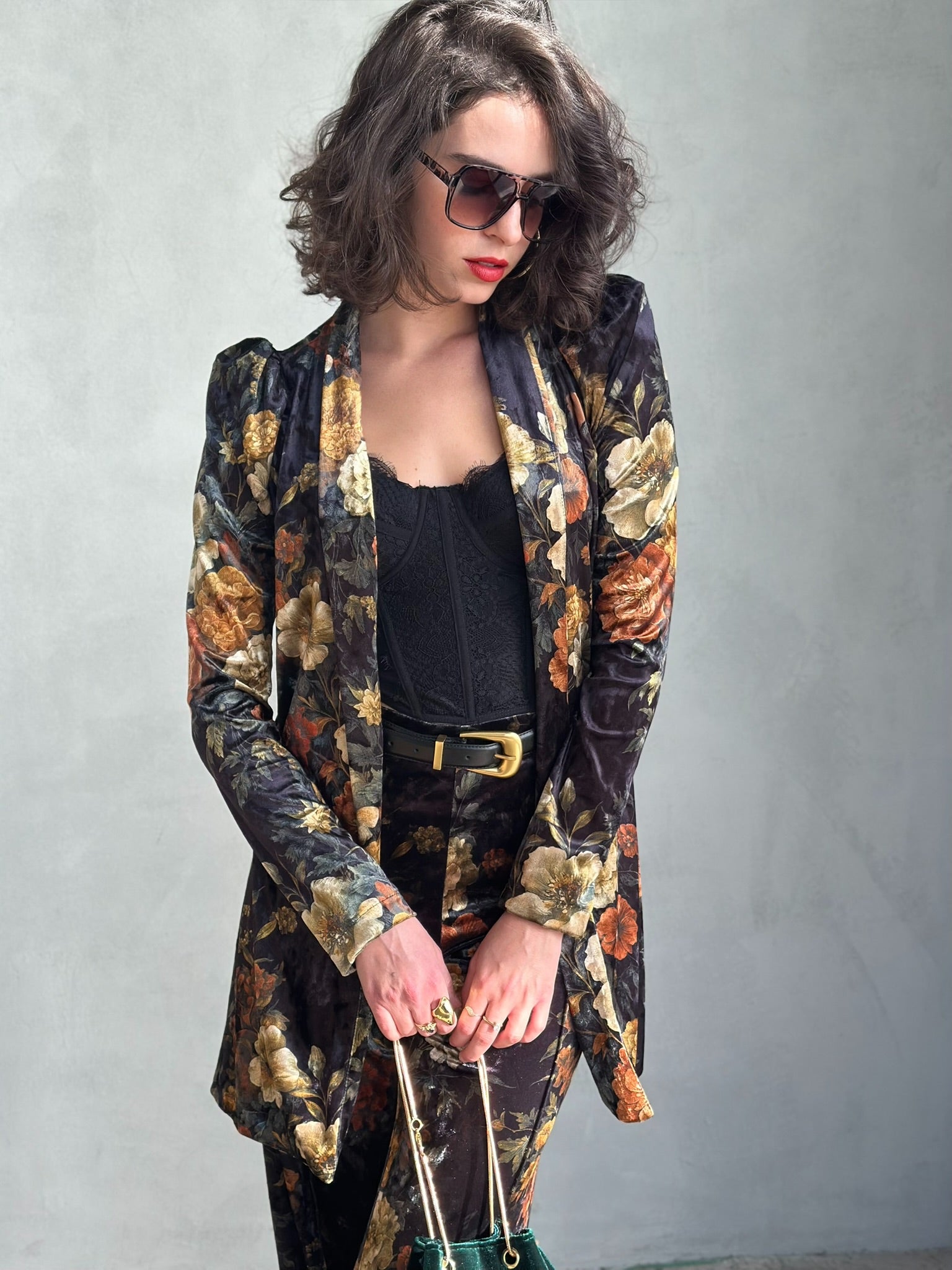 עליונית ברלין קטיפה - שחור פרחים ויקטוריאני