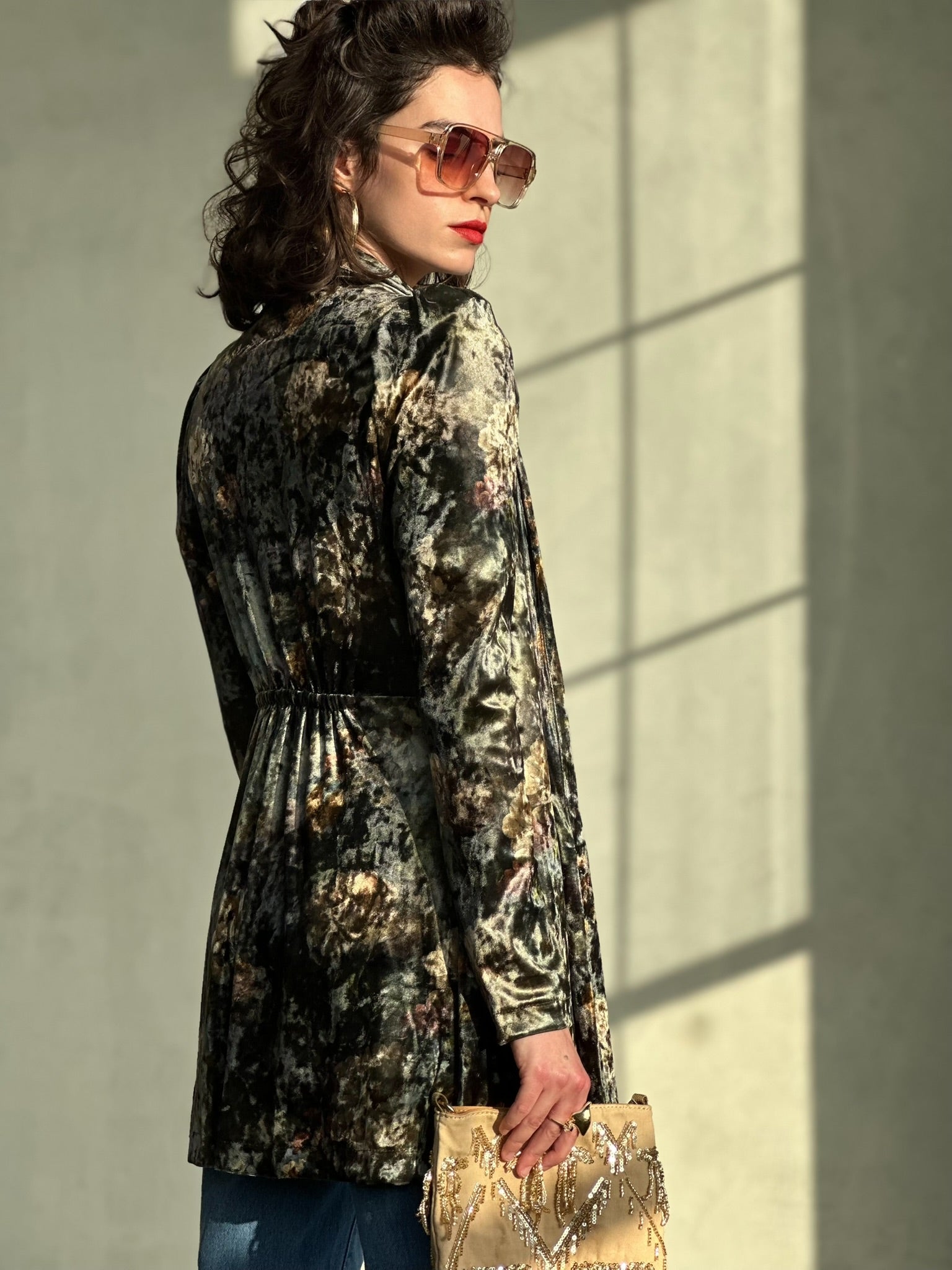 עליונית ברלין ירוק פרחים דהויים