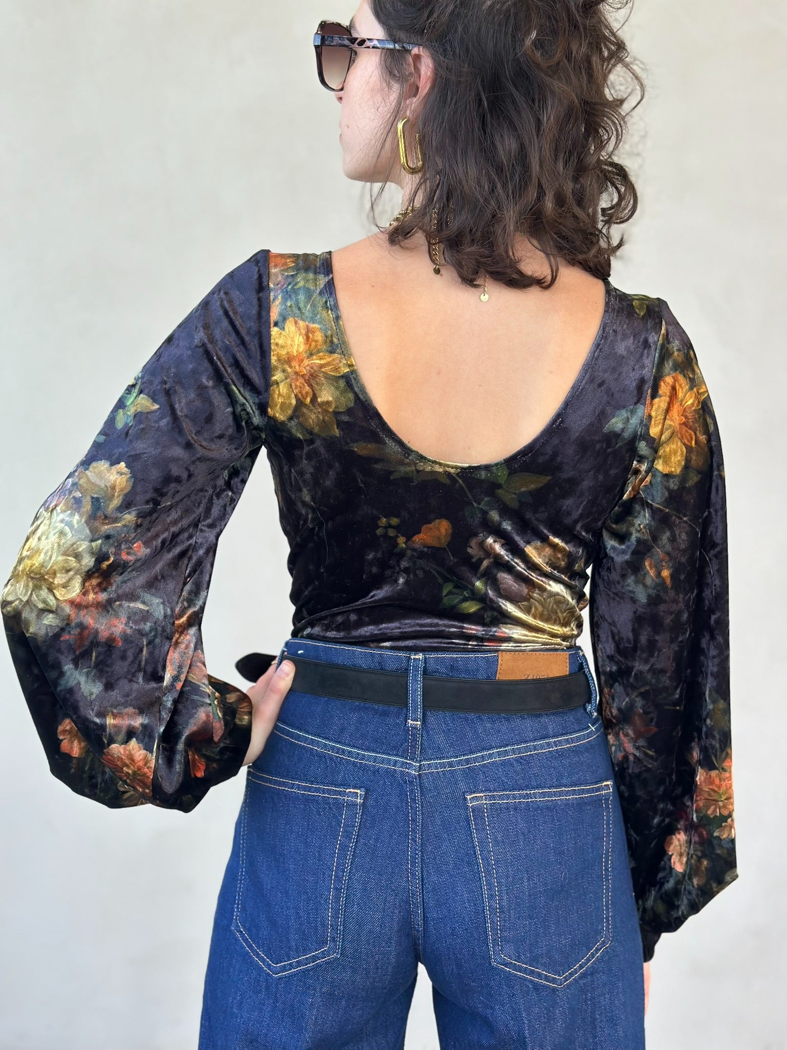 חולצת סופיה קטיפה פרינט ויקטוריאני