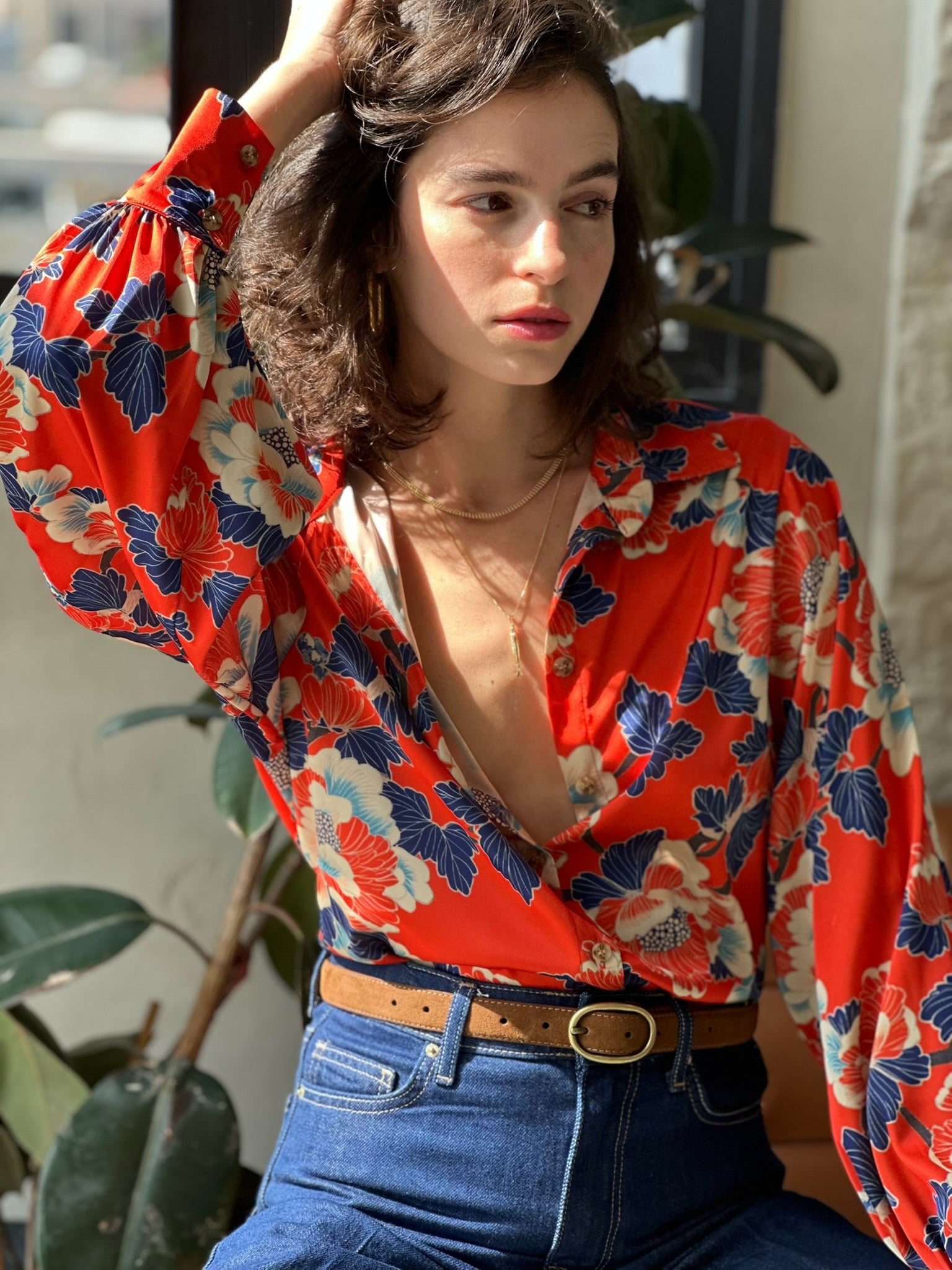 חולצת פריסיליה - אדום כתום פרחוני