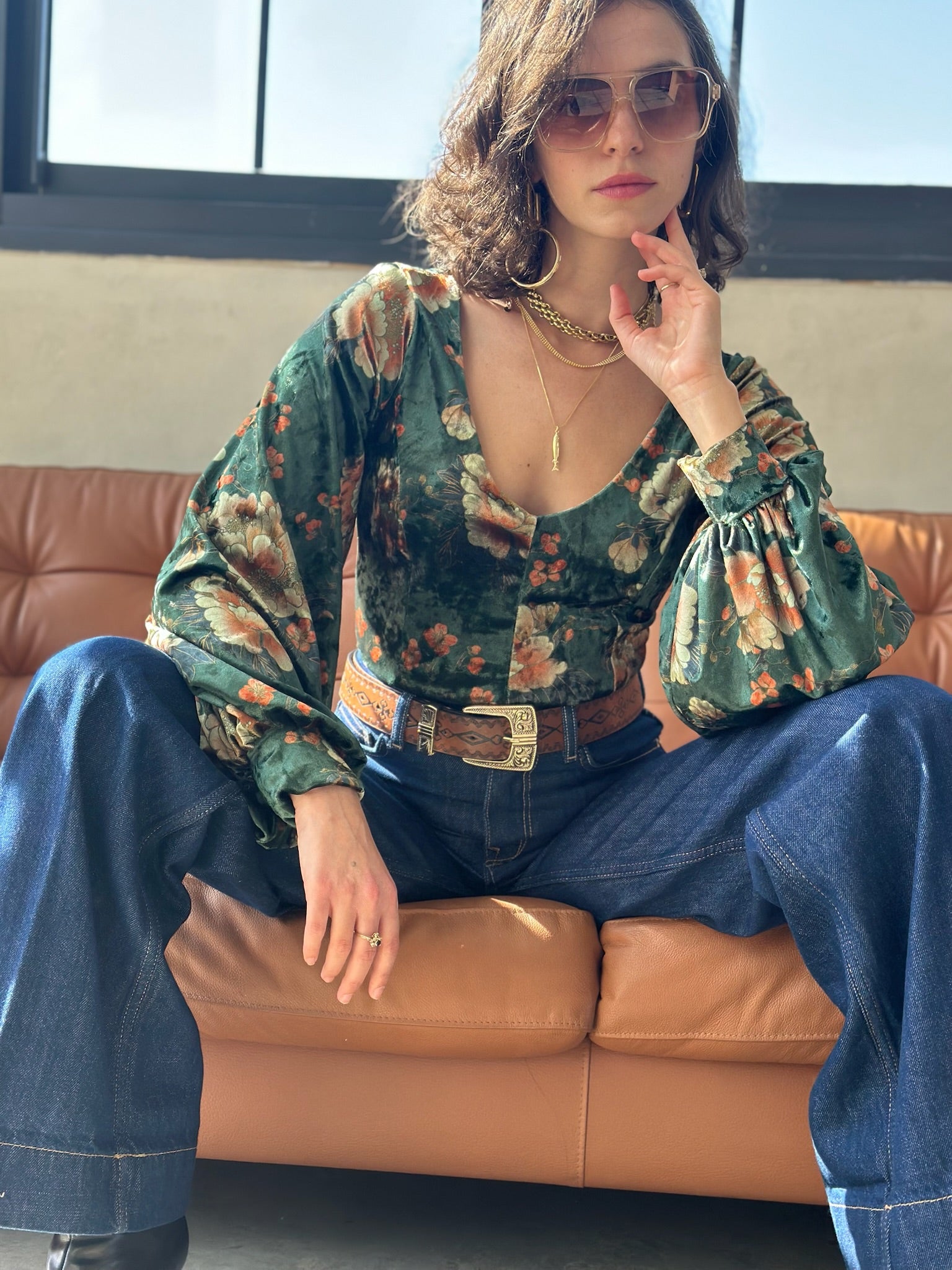 חולצת סופיה קטיפה פרינט ירוק בקבוק פרחוני