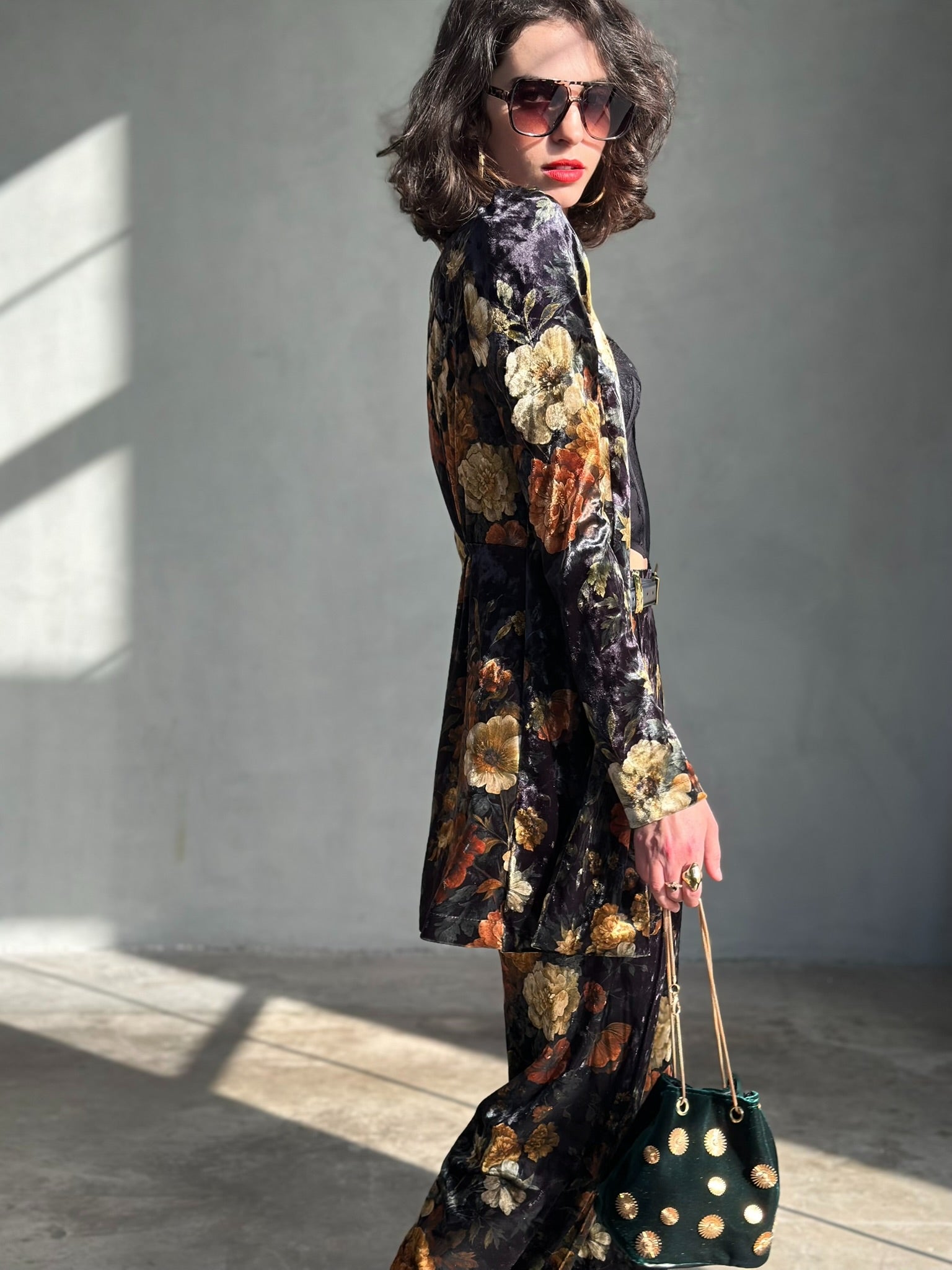 עליונית ברלין קטיפה - שחור פרחים ויקטוריאני