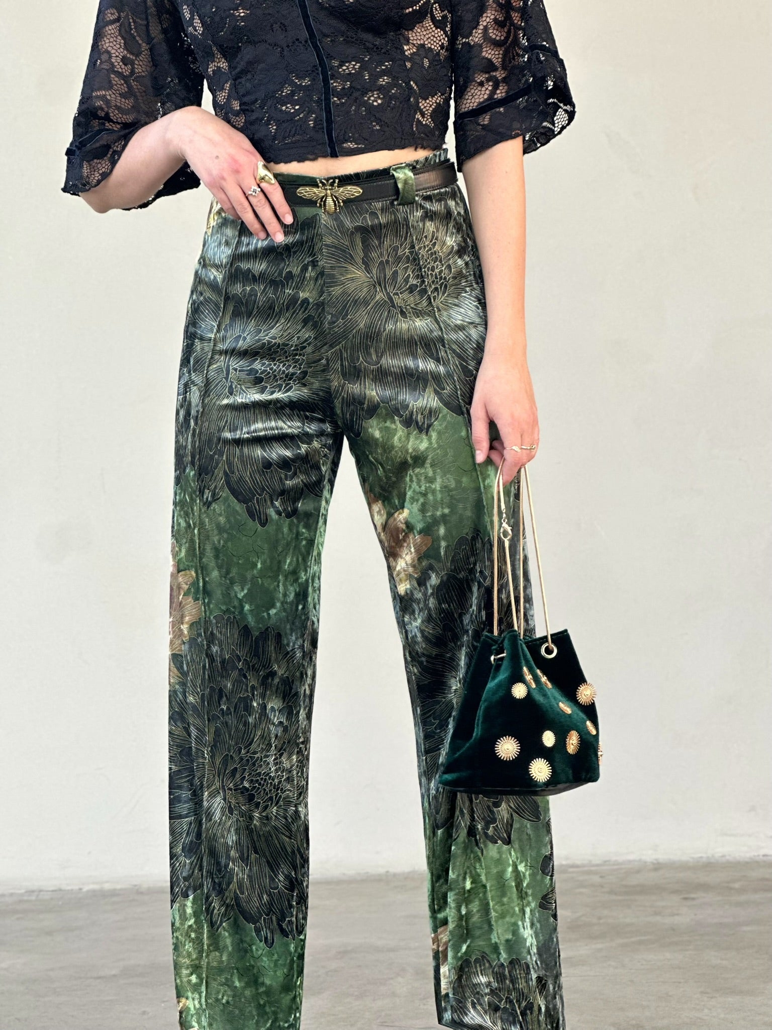 מכנסי ברלין קטיפה שבורה - ירוק פרינט חרציות