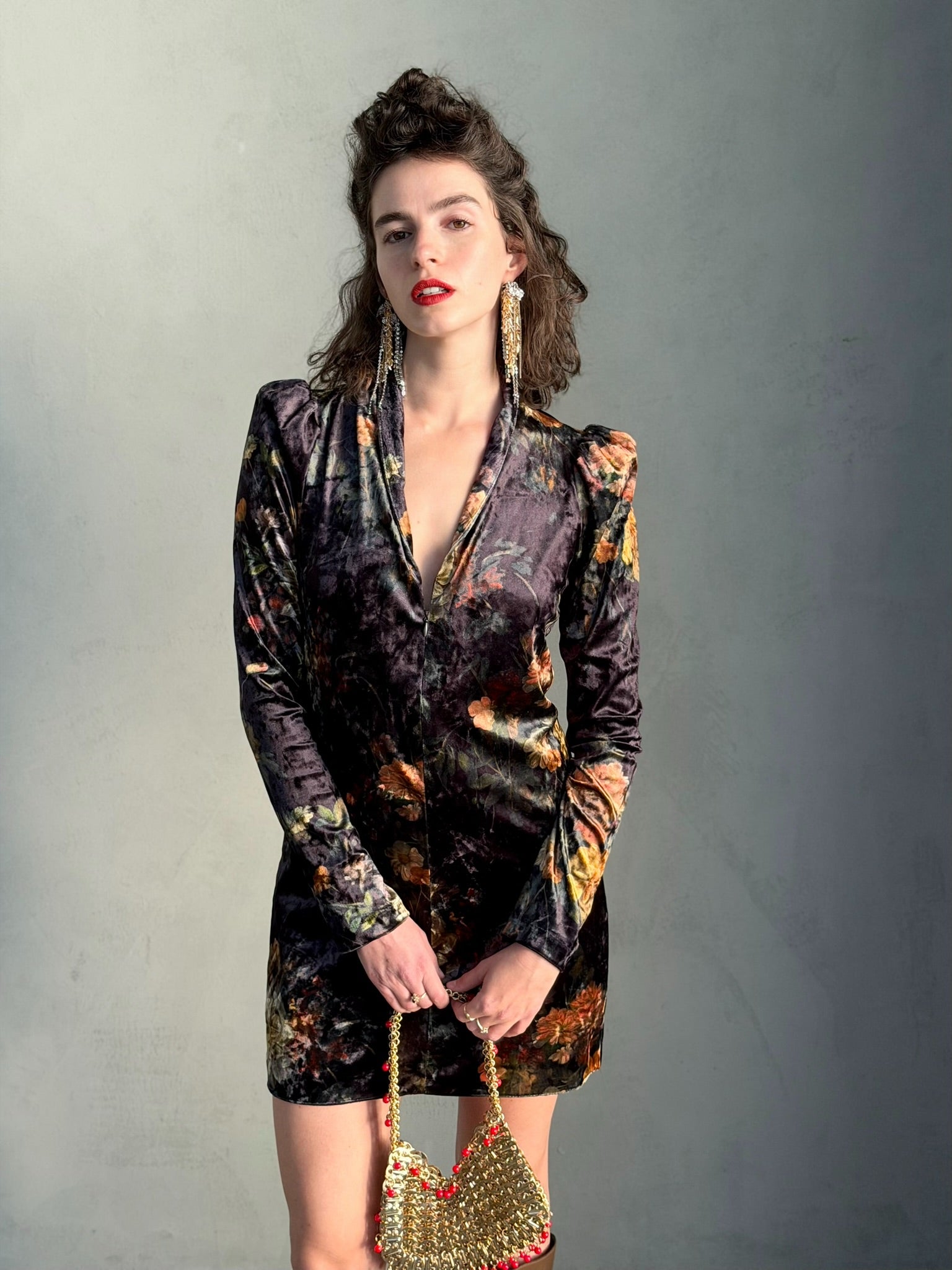 שמלת ברלין - שחור פרחים ויקטוריאני