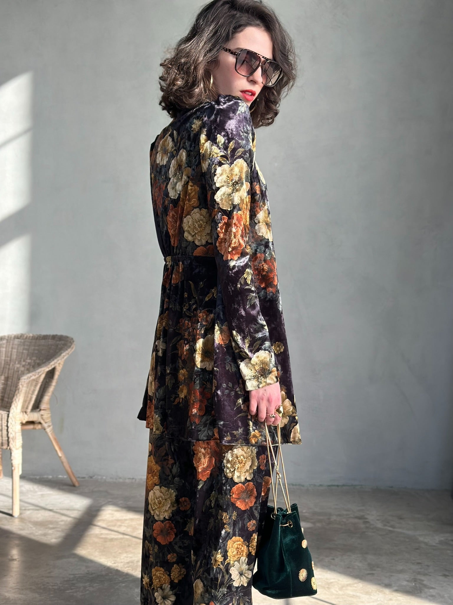 עליונית ברלין קטיפה - שחור פרחים ויקטוריאני