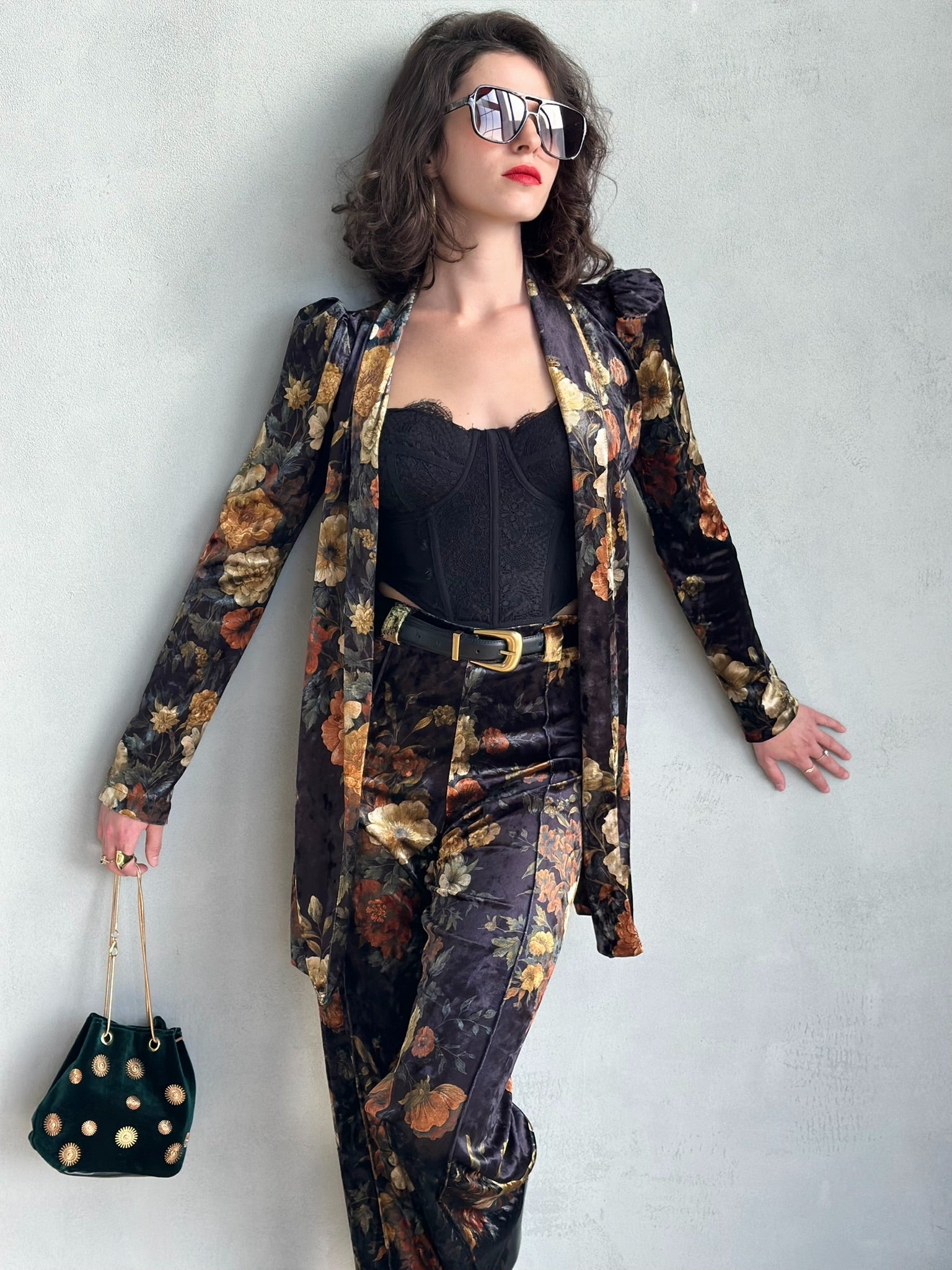 מכנסי ברלין - שחור פרחים ויקטוריאני