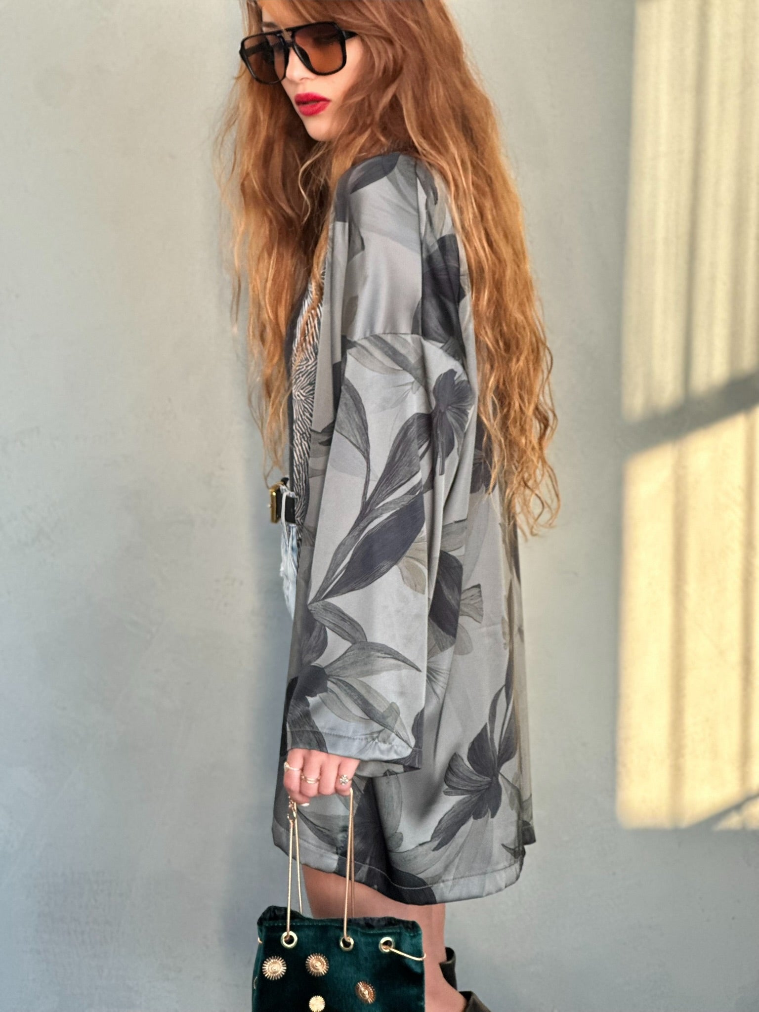 קימונו סאקורה - ירוק זית פרחים שחורים גדולים