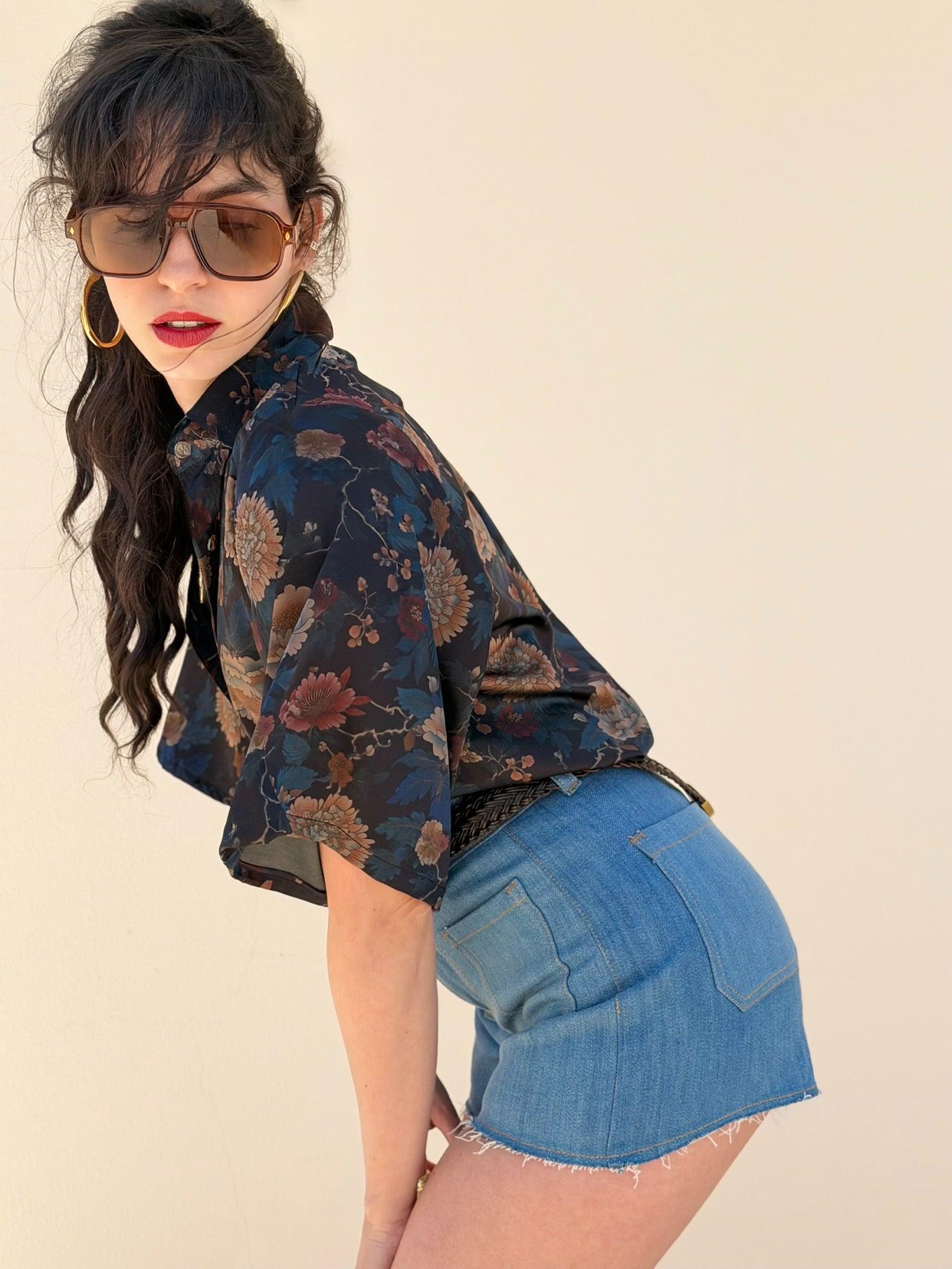 מכופתרת קמילה - שחור פרחים יפני